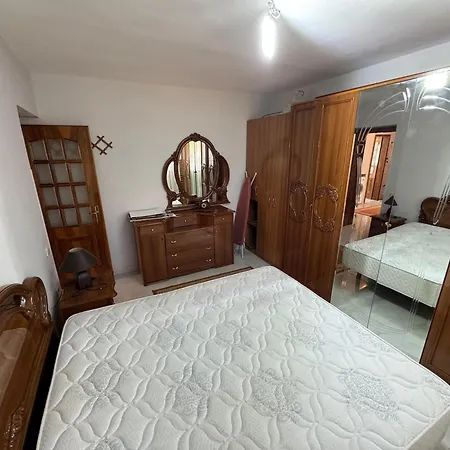 Sofi Sweet Corner Apartment