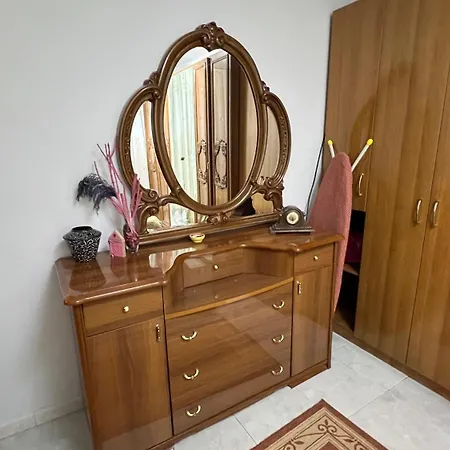 Sofi Sweet Corner